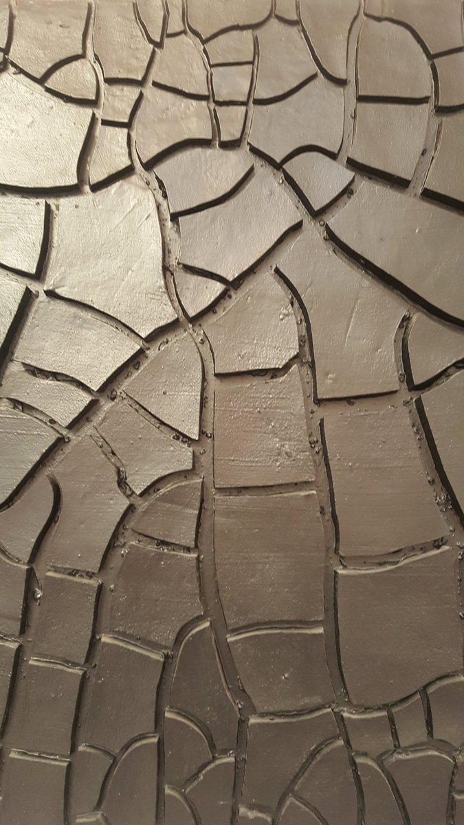 cristinamucciol's tweet photo. L'arte trova bellezza e salvezza anche nel brutto, nel dramma. La terra arsa, ferita dalla siccità e crepata (cretta) riceve la stessa attenzione di un campo fiorito da #AlbertoBurri che ne fa metafora delle nostre rughe, della pelle della nostra anima. #Cretti, #CittàdiCastello https://t.co/WFTA0Id0vg