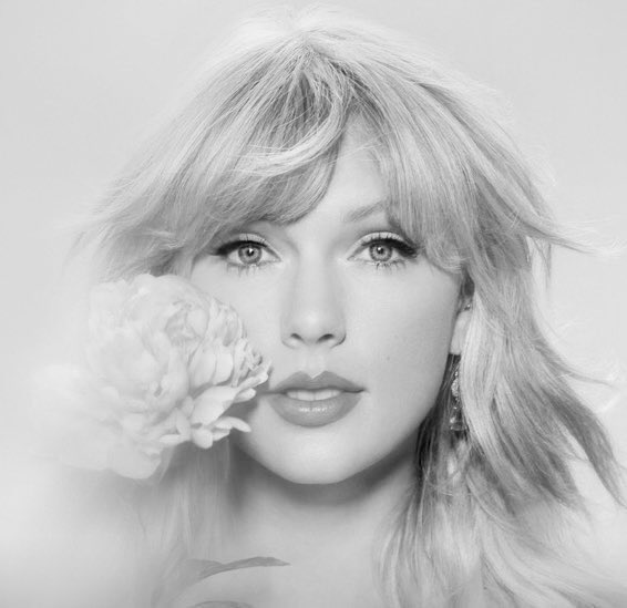 Iikefun's tweet photo. Taylor for #Lover https://t.co/DVYxUD4RdR