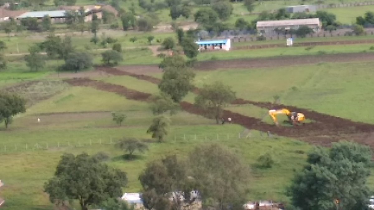 HEART_PUNE's tweet photo. Land acquisition issue in d Hinjawadi zone blocking d 6 lane Maan - Mhalunge road is resolved.D farmers' demands r met &amp; they r handing over d land to PMRDA. Land marking is started n process would get over in 2weeks.Thanks to @kirangitteias, @MinGirishBapat &amp; @supriya_sule m'am. https://t.co/NCXgglNtgG