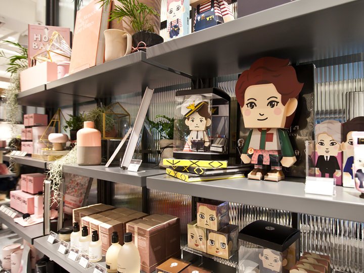 konest's tweet photo. 「SMTOWN &STORE」
#SMエンターテイメント が運営する韓流グッズショップ🎁 #SUMMARKET から名称が変わりました💡 SM本社ビルの地下1階にあります。#東方神起 や #SUPERJUNIOR、#EXO をはじめとしたグループの商品が盛り沢山です😀
▶️つづきを読む
https://t.co/jnF9x5PjYA https://t.co/onI6ypqodM