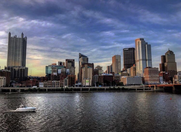 PicsRy's tweet image. View from Station Square #pittsburgh #Pennsylvania #downtownpittsburgh #skyline #clouds #sky #pittsburghskyline
