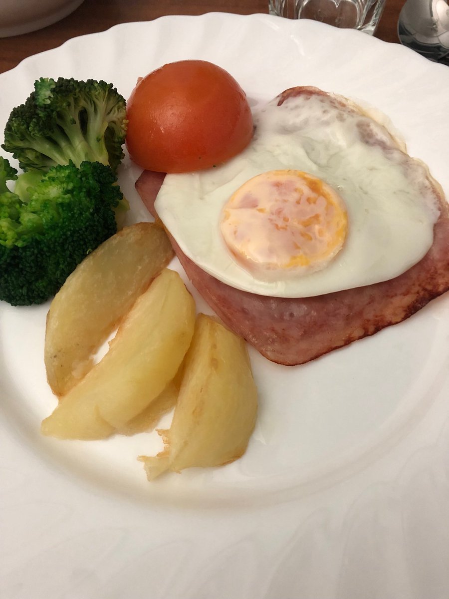 YoungMichy81's tweet photo. ⁦@GMB⁩ meant to be gammon egg and chips 😂 https://t.co/ArjSP36uaV