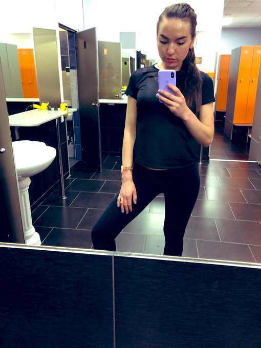 Workout for my ass 🍑🍑🍑 #natalygold #gymlife https://t.co/YWuRHFxgkI<a href="/tag/natalygold"class="tags">#natalygold</a><a href="/tag/gymlife"class="tags">#gymlife</a>