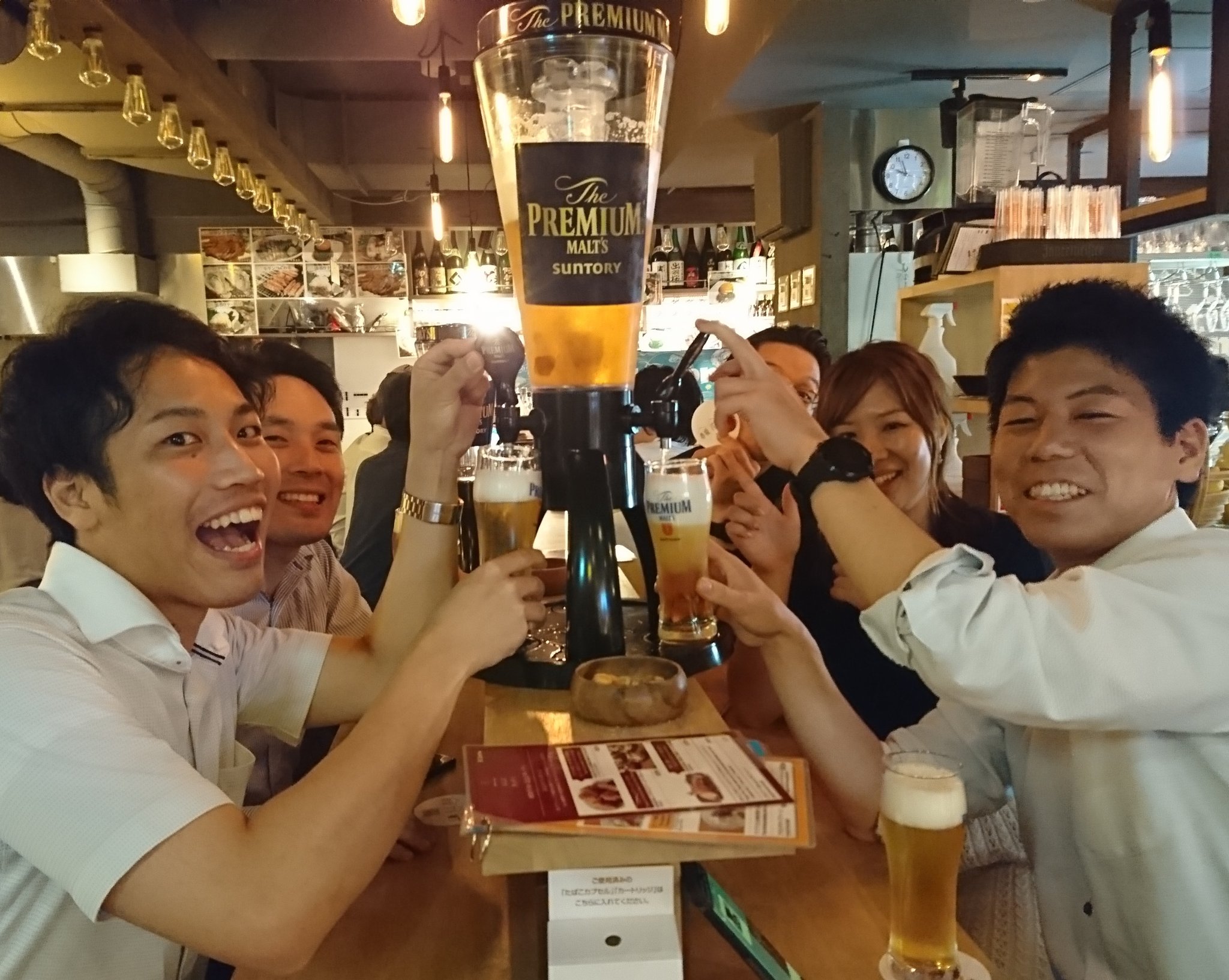 赤坂バル横丁 ビールで乾杯 昨日も盛り上がって居ました 本日もお待ちしています 赤坂 虎ノ門 青山 日比谷 六本木 赤坂バル横丁 バル横丁 はしご酒 お酒 おしゃれ パーティー 二次会 女子会 貸切 飲み会 乾杯 赤坂グルメ 赤坂
