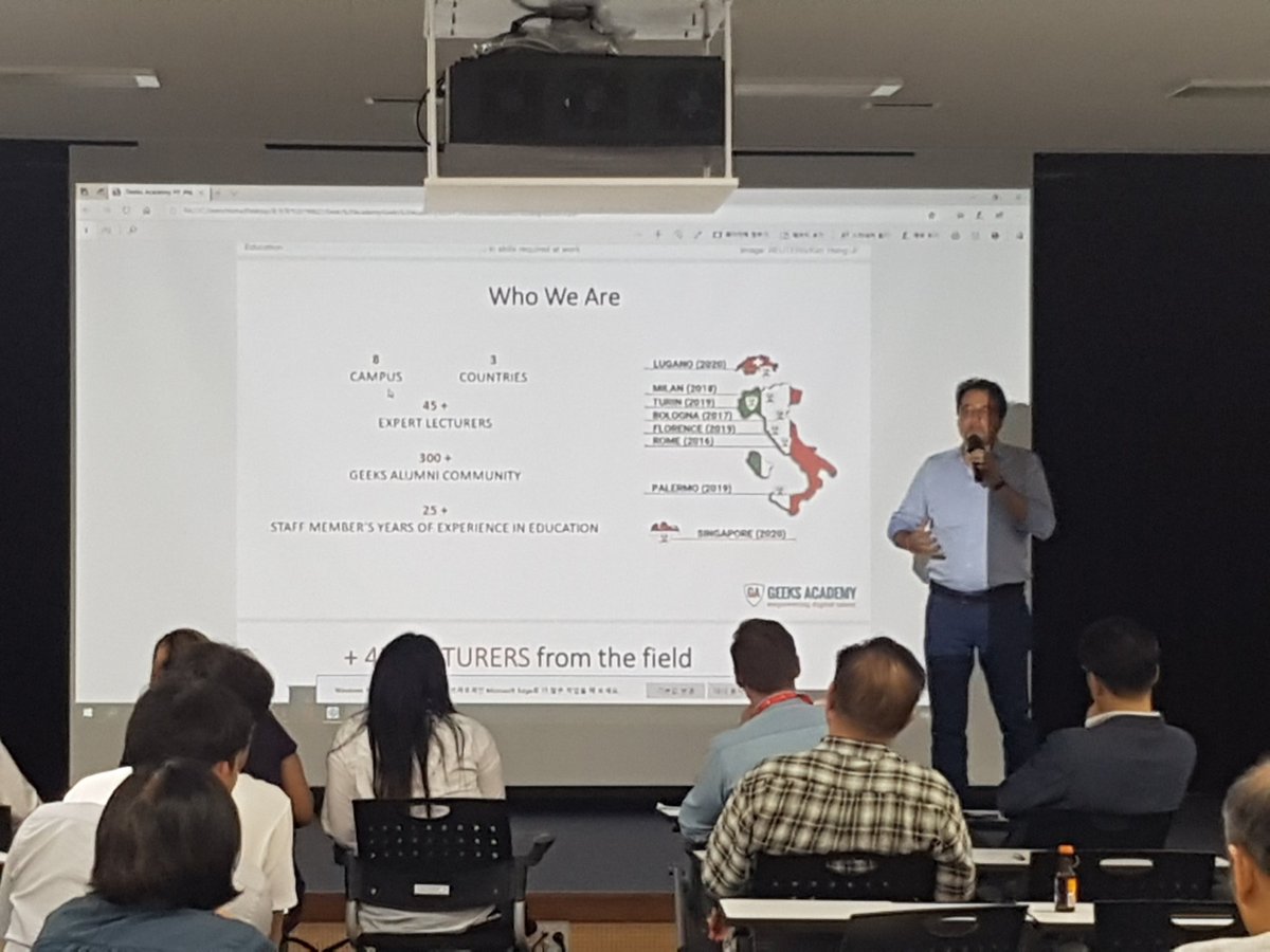 TutorSeoul's tweet photo. #globalstartupprogram seminar was held at #SeoulStartupHub "with #USACO Group, Blockchain Global Trends and Survival strategy of getting into USA market" #GeeksAcademy's representative giving a pitch! https://t.co/ogKYHT7WPK