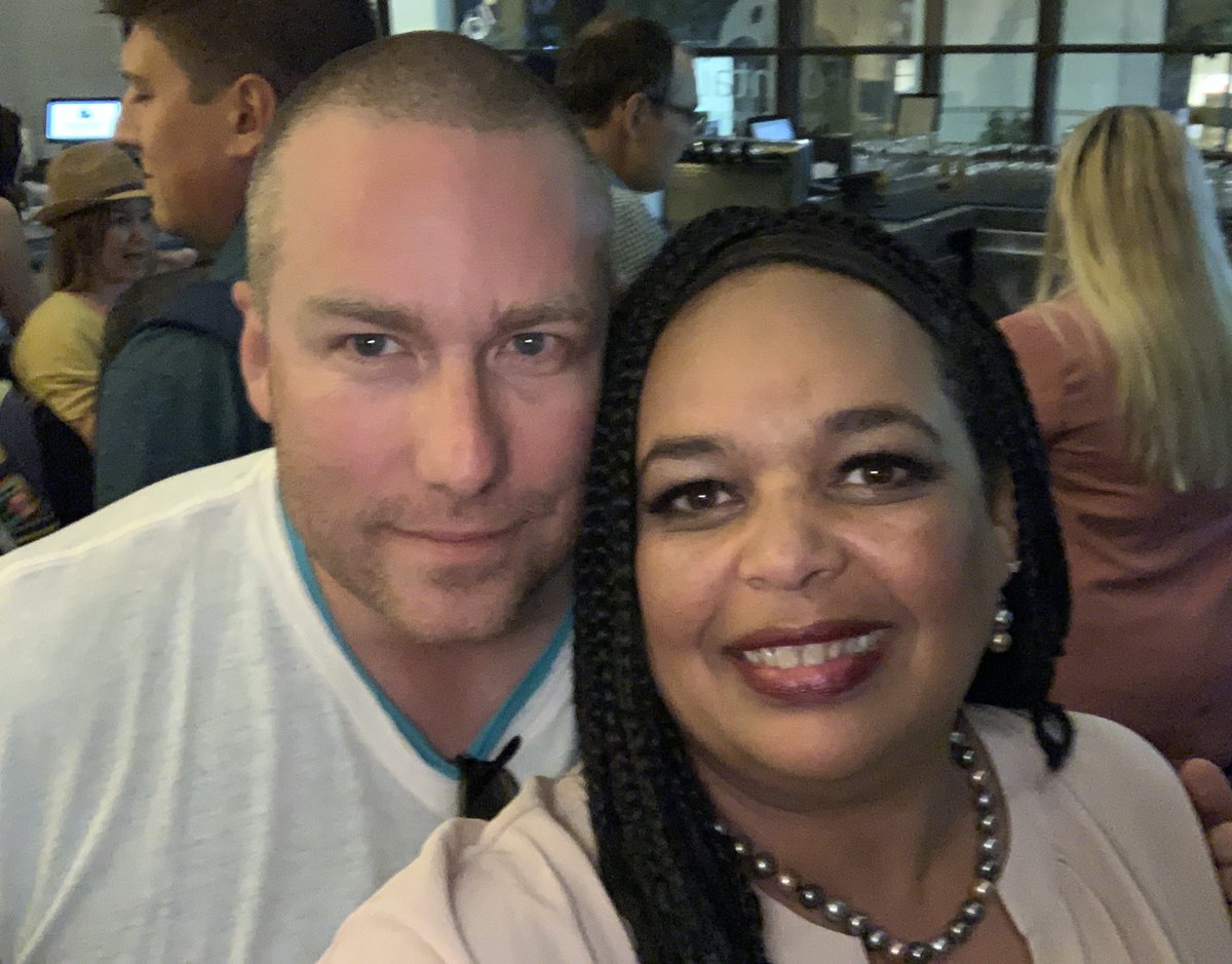 Karuana's tweet photo. Love #SPFestSea and all you lovely people. I could stay out all night but my voice and my feet have other ideas. #RestRequired #SharePint #CommunityRocks https://t.co/WHRlkZFdzt