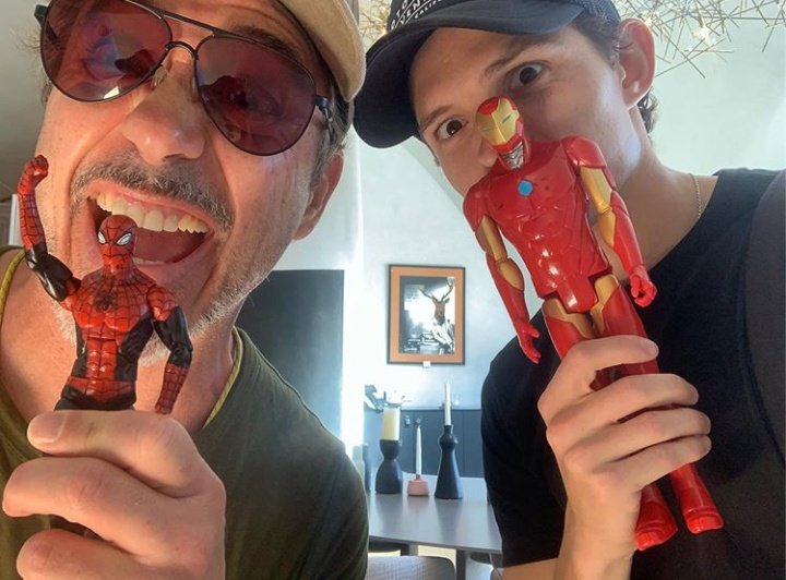 ArchBuhardilla's tweet photo. Tom Holland publicó estas imágenes junto a Robert Downey Jr. acompañadas de la siguiente frase: "We did it Mr Stark!".

Imaginaos ir a dar un paseo por la montaña y encontrarse a Tom y Robert 😆 https://t.co/hMJfiYMcCG