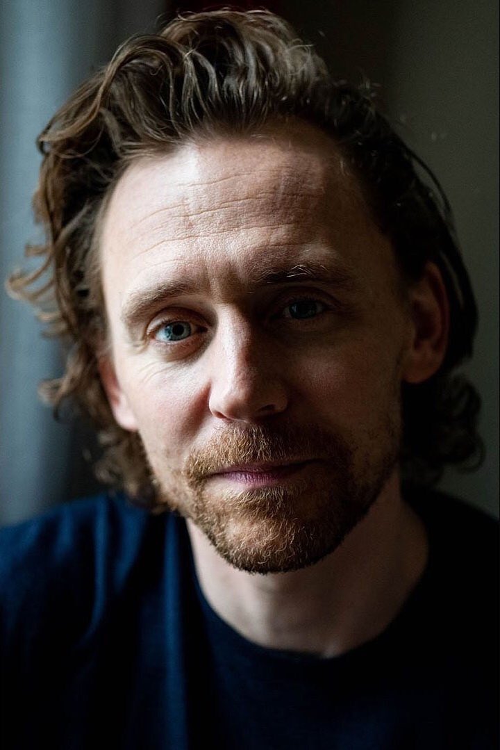 szegfu_'s tweet photo. One look into these eyes and you are irradiated with love and your soul is sold forever π
Experiencing #Hiddlesfever from the new pics on tl π https://t.co/J2uqxK8gsg