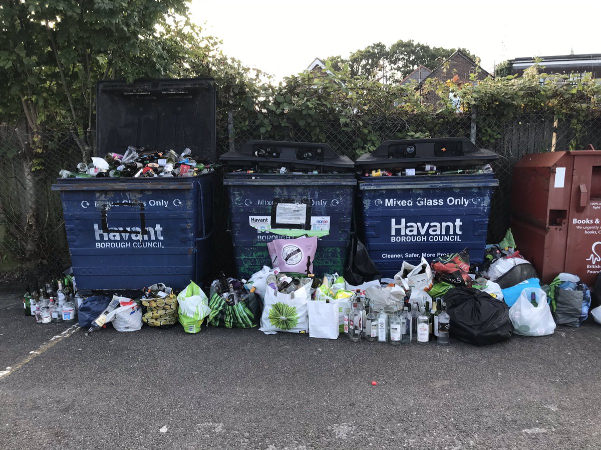 NickPAtkins's tweet photo. Good to see @HavantBorough on top of the bottle recycling collection in #Cowplain car park! Like this is most weeks. More bins please?!? Wonder how many people simply put bottles in their rubbish as a result 🤔 https://t.co/F9Awh8WfXU