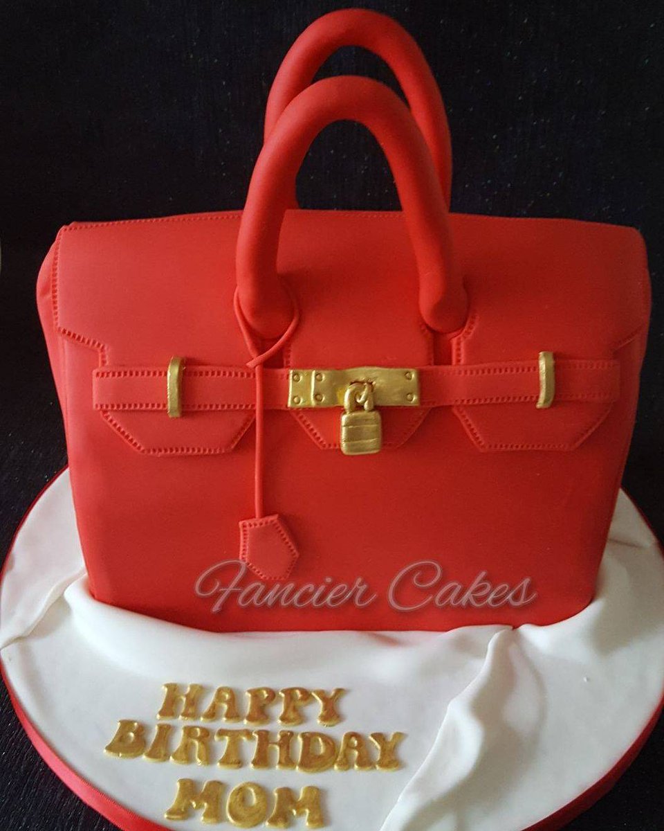 FancierCakes's tweet photo. Throwback to a beautiful handbag cake that I handcarved.

#birthdaycake #handbagcake #handbag  #carvedcake #throwbackcake https://t.co/UzCtNnaElq