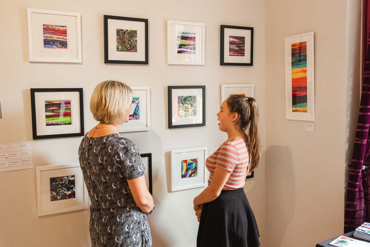 OpenStudios_WR's tweet photo. Tip #13 for artists participating in #WorcsOS. Are you ready? If you’re open today now’s the time to put your street signs up, otherwise please put them up tonight. Keep a note of visitors and sales as we’ll be asking you for these after the event.  Let's do this! https://t.co/oDOl2XTZbF