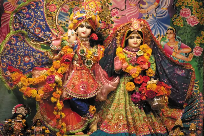 SevadalGZB's tweet photo. कर्म का फल व्यक्ति ���ो उसी तरह ढूंढ लेता है, जैसे कोई बछड़ा सैकड़ों गायों के बीच अपनी मां को ढूंढ लेता है.

#Janmashtami https://t.co/zDrLC3HcfK