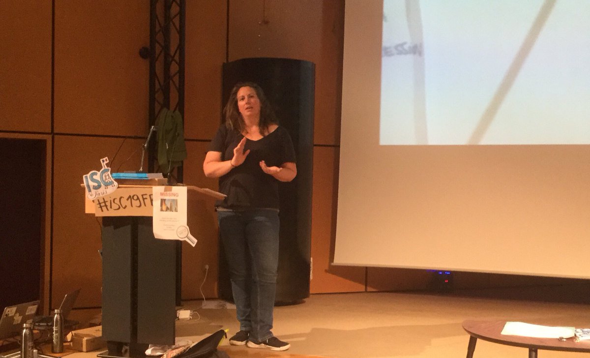 Intra4Good's tweet photo. It’s already the last day 😱 let’s draw with @evalottchen practicing one of her many talents: improvisation 👏 #ISC19FR #happyscribing https://t.co/Hl21BqcyvN