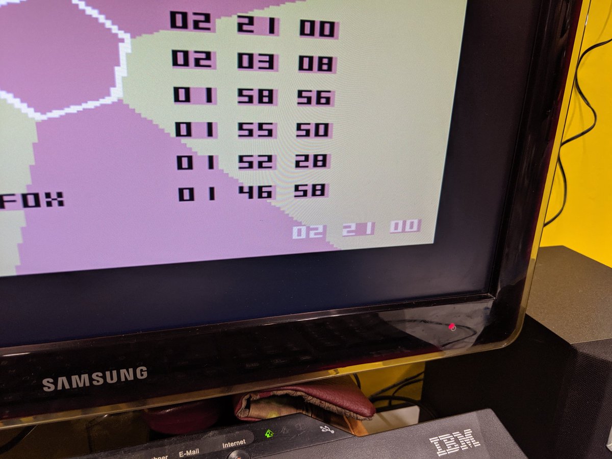 dergreen's tweet photo. Der Rekord wurde noch 15 min. vor Ende geschlagen 2:21:00. Noch ist alles offen bis 15:00 Uhr. Komm vorbei und Versuch der Tagessieger zu werden. Halle 10.2 #gamescom2019 #retroarea #germanremixgroup https://t.co/hcyNNUxgsy