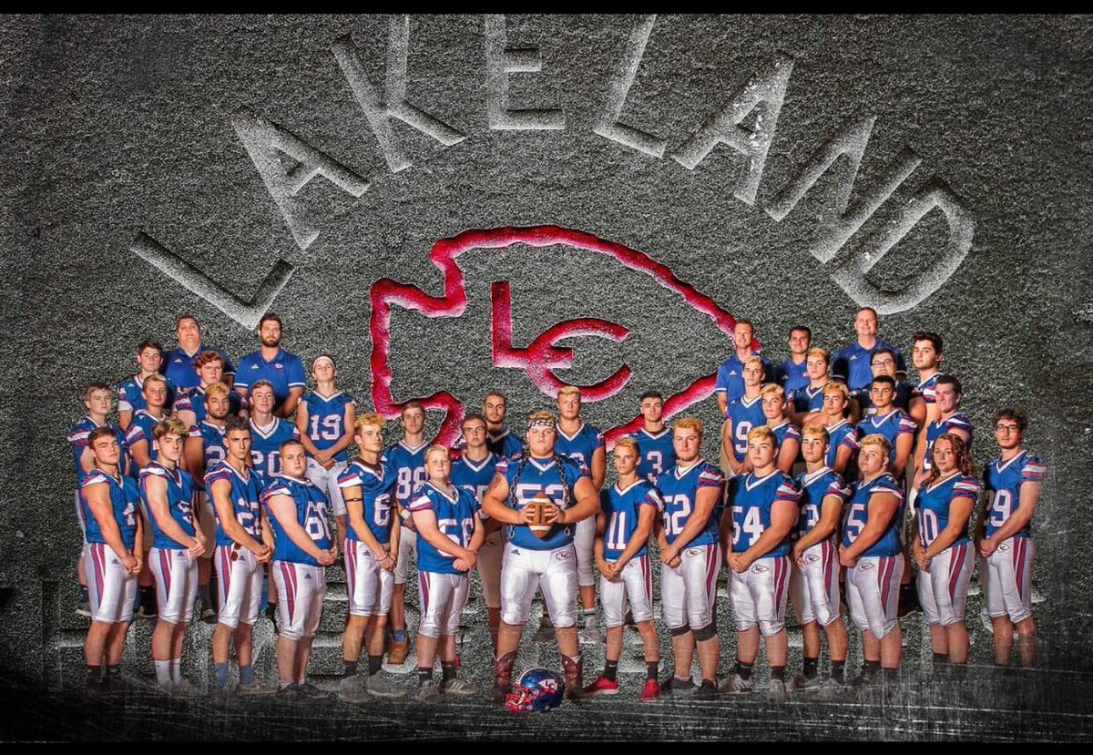 CrocifissoDoug1's tweet photo. Friday Night Lights!  #Allin19 #UnfinishedBusiness #Family @LHSChiefs @CjDippre @Gspataro25 @n_lowry71 @n_mancuso4 @Billygood15 @mason_ormsby54 https://t.co/4JOHvoTGSm