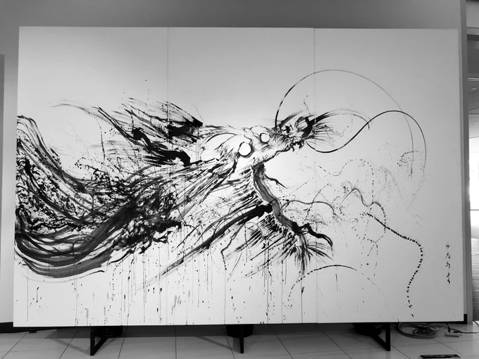 #龍のキセキ 展に行けました…!
躍動感がすごく、展示スタイルやデジタルとの融合に唯々圧倒されました!生で観るしかないです!
#マークメイザン にも少しだけお邪魔したのですが、ゆったり作業できて大満足でした*
自分も秋の展示に向けてとお仕事頑張ります!
#鹿児島展 #墨絵 #西元裕貴 