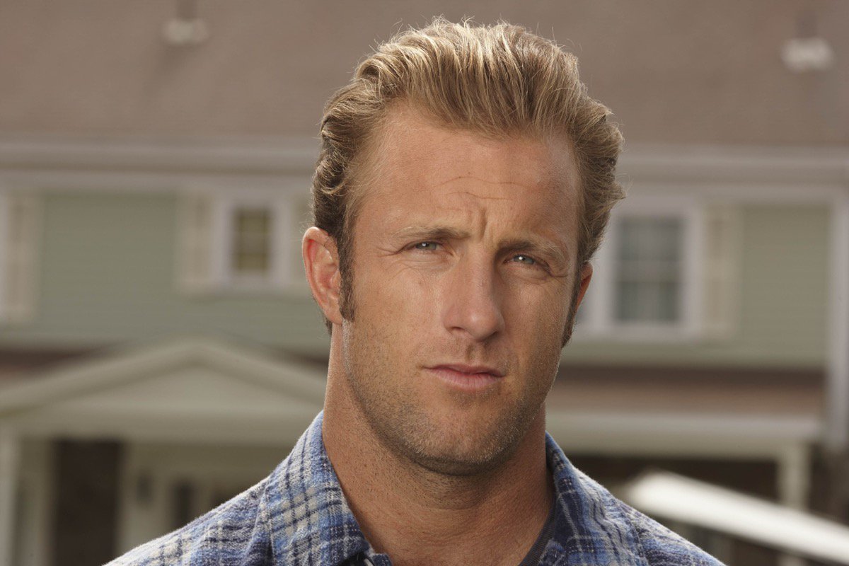 ...here are some never before seen photos of the cast https://scott-caan.co...
