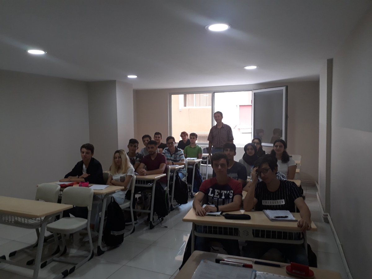 FBesyol's tweet photo. 12.sınıflarımızın hızlandırma dersleri devam ediyor. https://t.co/B7nZXkLHWB