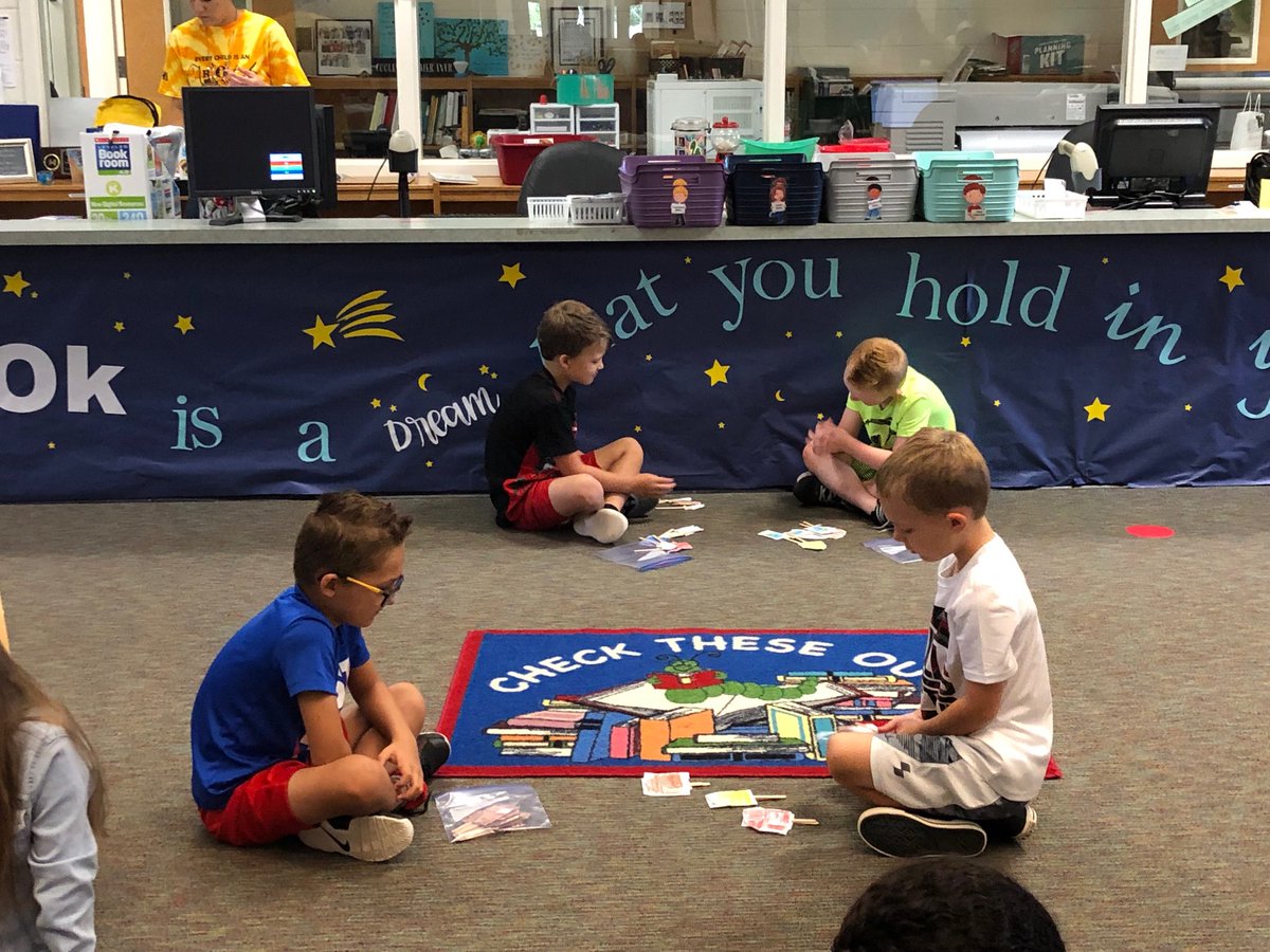 FletcherInFirst's tweet photo. ⁦@NHE_HCS⁩ ⁦@miss_donaldson1⁩ Using critical friends to give feedback on story elements and retelling.  #engagementstrategies https://t.co/9zW9YK2qp9