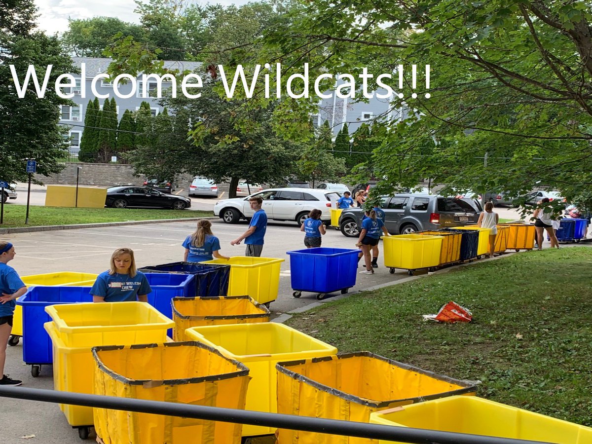 UNHFinAid's tweet photo. Move in day! Welcome #Wildcats #stokehall https://t.co/E5F9MFhdfF