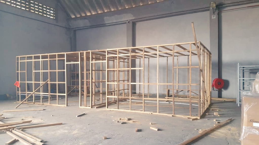 Nom_co_ltd's tweet photo. When the measuring tape comes out, work begins. Office partition space for American Towers Corporation in Tema. #nom #lifetimesolutions https://t.co/lHXoJvl9Jh