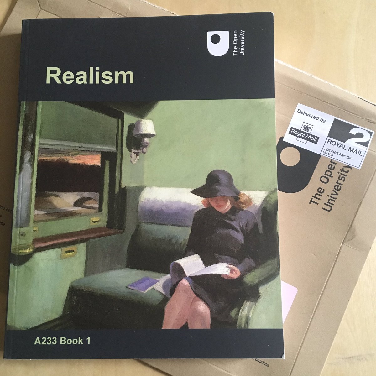 fionastudy's tweet photo. #OUunboxing #A233 It has arrived... unfortunately I must go to work...  Full flick through tonight! #OUStudents #OpenUniversity https://t.co/fj61mW5s90