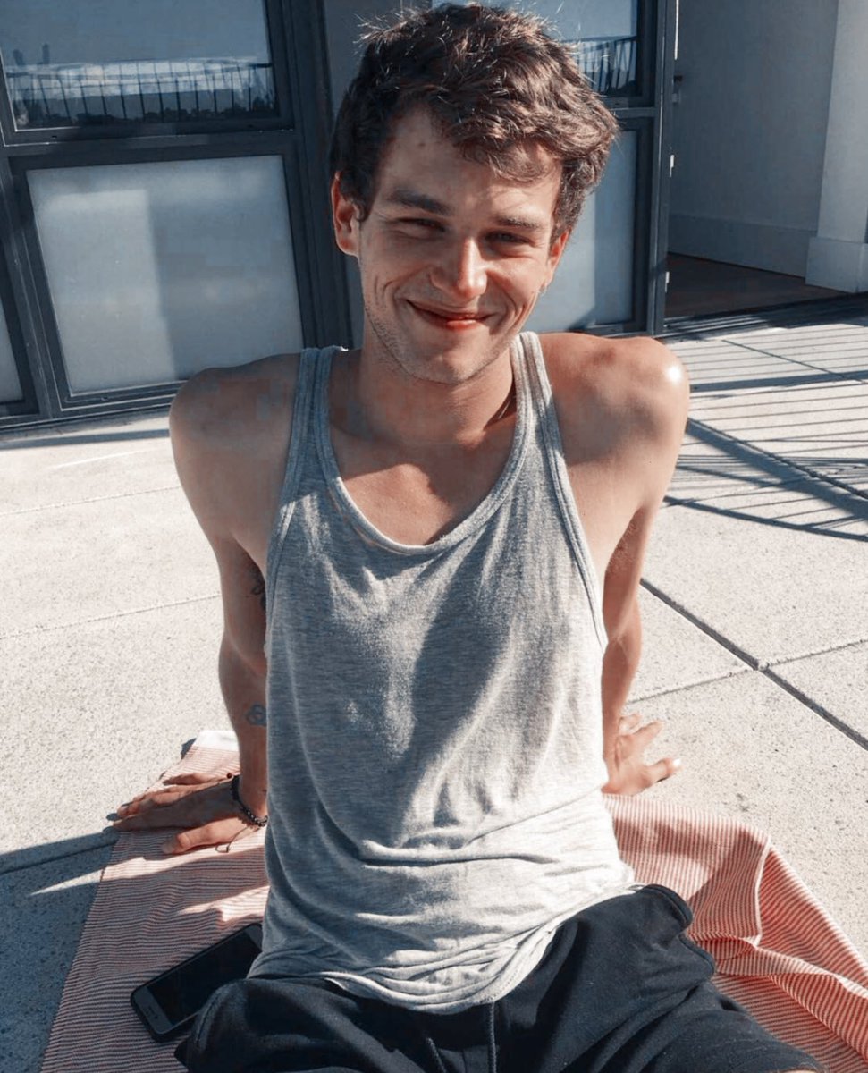 xflorenzistan's tweet photo. guys this is the only one reason to watch the third season of “13 reasons why”:

#13reasonswhy #13reasonswhy3 https://t.co/5g5lUPnWAD