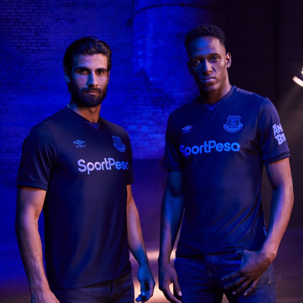 EvertonBlueArmy's tweet photo. Everton’s third kit for the 2019/20 season. #StDomingo https://t.co/FS1pNZBQKJ