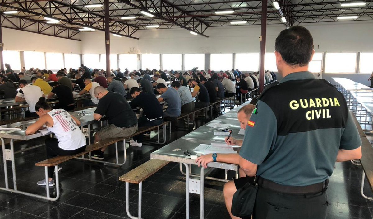 OposicionesGC's tweet photo. Estamos elaborando el nuevo temario de la #GuardiaCivil 2020 con todos los cambios producidos. En septiembre saldrá a la venta una SUPER OFERTA. Infórmate de las novedades introducidas en el nuevo temario. Entra en https://t.co/SaVix5r678 https://t.co/OmttvWF9hh