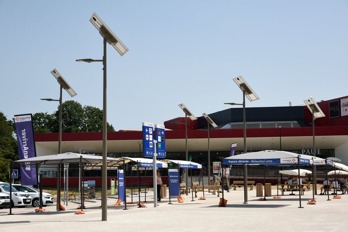 NoveaEnergies's tweet photo. Les #lampadaires #solaires @NoveaEnergies sont parfaitement adaptés à l’#éclairage d’aires d’#autoroute.
Les aires d’#Orléans-Gidy et Orléans-Saran, sur #A10 au nord d’@OrleansMetropol, sont éclairées par 30 COMBI TOP 5.
En avez-vous vu sur la route de vos #vacances cet #été ? :) https://t.co/FSKZyI5Tqx