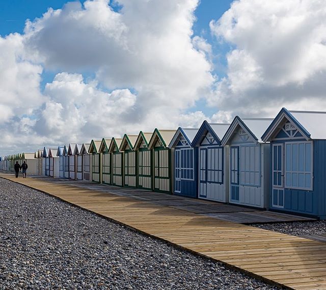 MarcheReve's tweet photo. Souvenir d’un début de journée ensoleillé à Cayeux-sur-mer pendant ma découverte de la #baiedesomme avec @randotrike 🚴🏾‍♂️☀️ Pour voir la balade complète :
https://t.co/iDhglRZ4Xv

#visitlafrance #baiedesommetourisme #hautsdefrance #hdf #esprithautsdefra… https://t.co/rK1J1DMwf2 https://t.co/LE3TM2XSnP