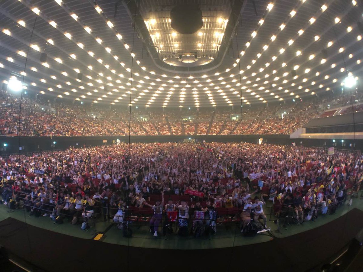 טוויטר かずや Back Number בטוויטר No Magic Tour 19 大阪城ホール初日 今日も暑さ対策して一緒に楽しみましょう よろしくですー T Co Pddouukra9