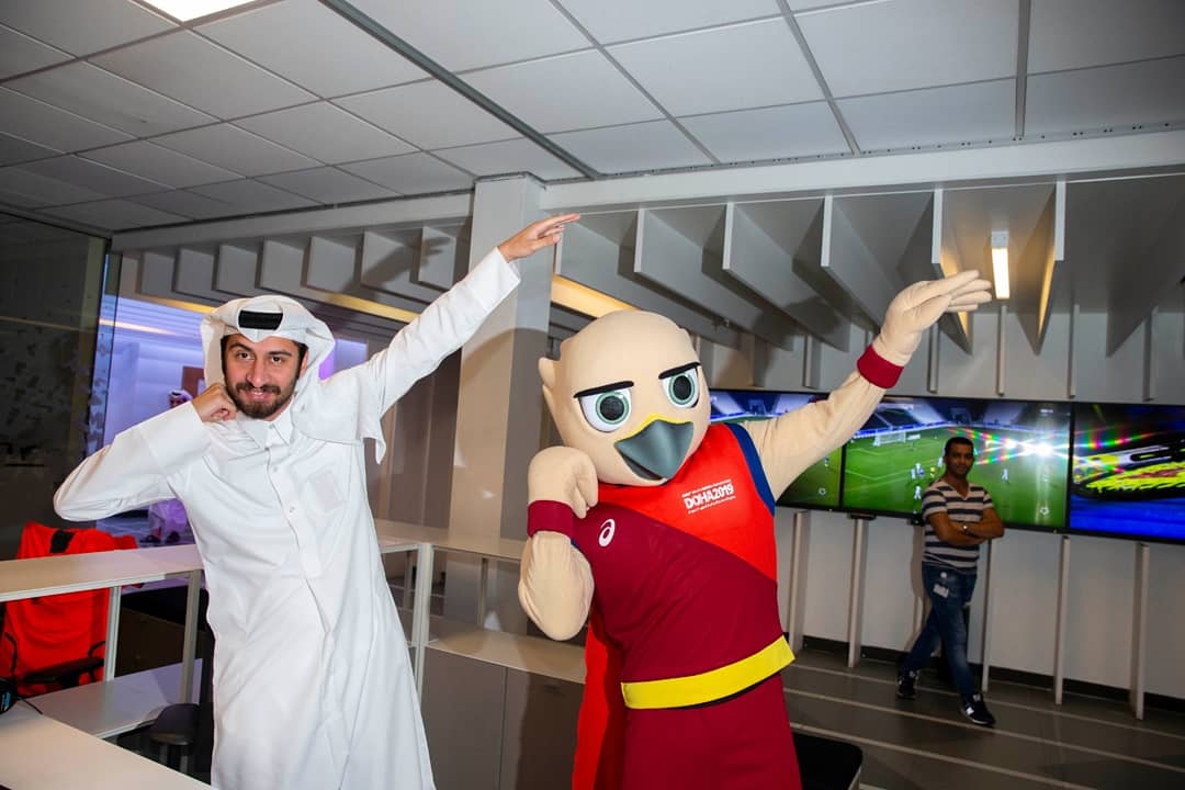 IAAFDoha2019's tweet photo. Falah the falcon 🦅 was hosted at the Majles TV show! He loves some fame moments, look at him stealing the spot light in the studio #FollowFalah https://t.co/NPF1Erc4sN