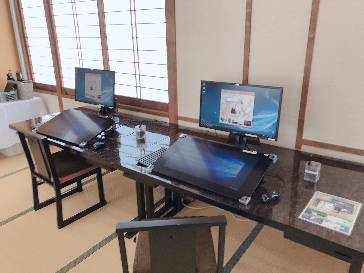 通気汁 原稿合宿してきたんですが ホワイトボード スクリーン Pcに繋げて実況見たりゲームできる 液タブ Ipad どっちもクリスタが入ってる Pc スキャナー トレス台 延長コード 人をダメにするソファー 24時間いつでも入れる風呂と朝晩の食事