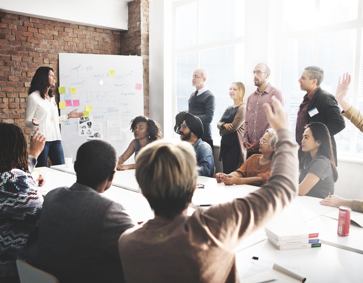 🕵️‍♀️ Vous souhaitez partager votre expertise et vos compétences ? 
 👩‍🏫👨‍🏫 CCI&amp;CAUX recherche des formateurs !
N'hésitez pas à consulter nos offres sur⏩ bit.ly/emplois19 
Postuler directement en ligne 😉
🖱A vos souris 🖱