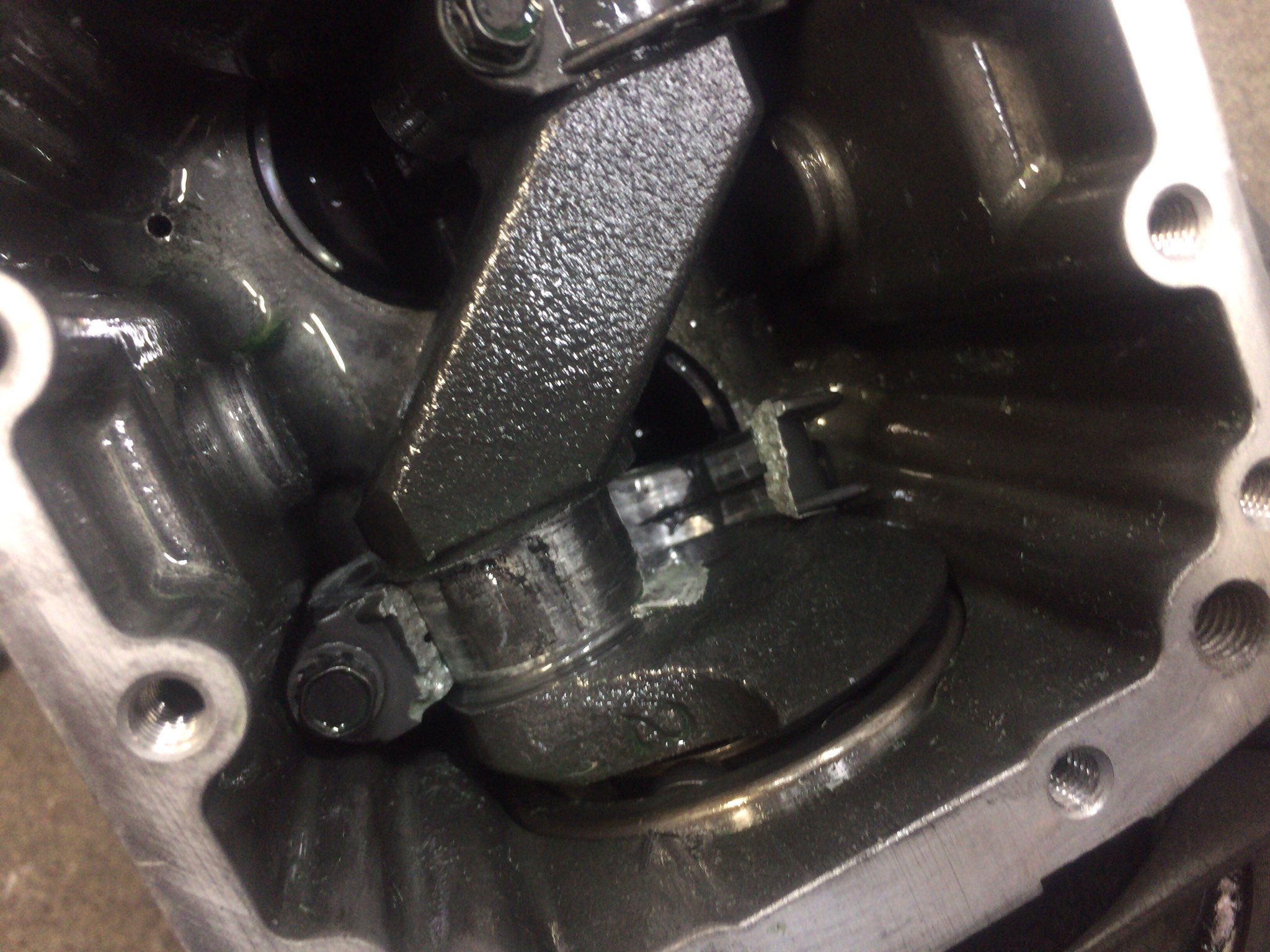 Uzivatel 裕 Na Twitteru 保冷車の冷凍機のコンプレッサー故障 コンロッドが折れてた