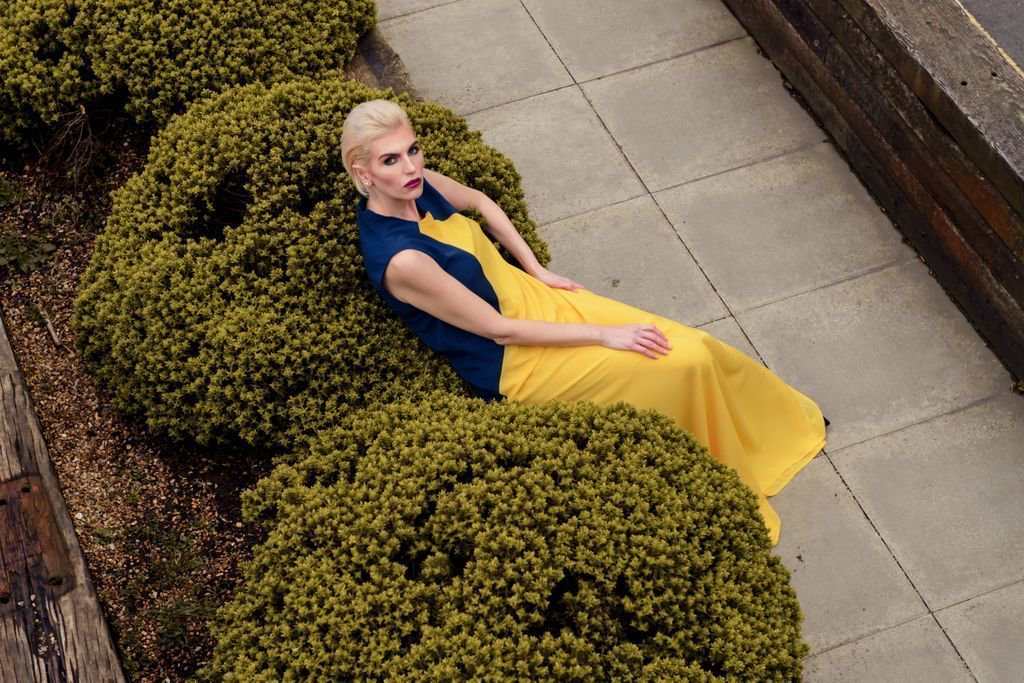 VeRafClothing's tweet photo. This sleeveless Nina maxi dress inspired by the 60s has a clever colour block panelling in navy and yellow. It also has a high neckline, so why not compliment the dress with some earrings and arm accessories.   #Tall #sleeveless #Maxidress #Nina   #glamupyourarms #sale #standout https://t.co/t6evzmPPAc