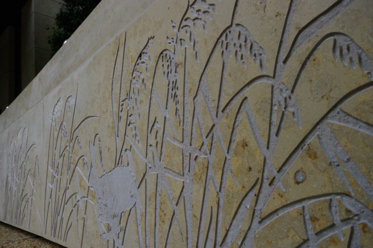 Hardscape_ENG's tweet photo. Luscious lasering x Dietfurt Beige #limestone, in situ π₯ the #naturalstone has been used for a #PublicArt #cladding scheme at #PaddingtonGardens in #London π€© we lasered each panel individually, which portray the growth of the Paddington Basin area from its roots π± #landscaping https://t.co/vitDz3ftBj