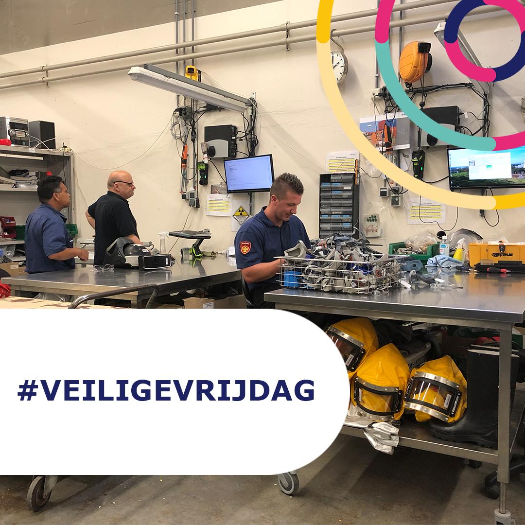 Chemelot's tweet photo. Alle bedrijven op Chemelot kunnen dagelijks terecht bij de Sitech Safety Shop voor benodigde veiligheidsmiddelen en diensten. Samen zorgen zij voor de veiligheid van de werknemers op Chemelot! #samenbewustveilig #oneinsafety #veiligheid #safety #safetyshop #sitech #Chemelot https://t.co/5SZ3bCFLR3
