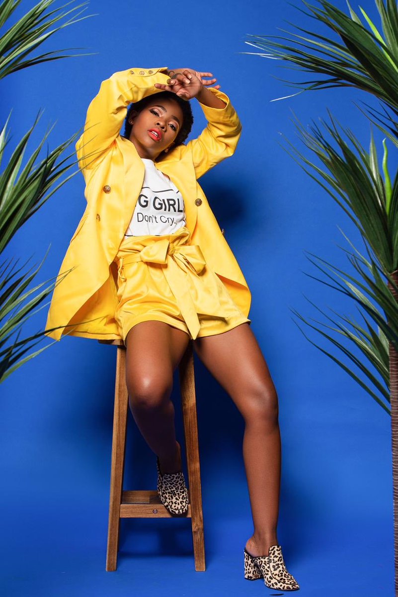 RibaneTebogo's tweet photo. A Women dressing in a women’s powerhouse brands @NN_VintageWear Chic 
#FashionFirdays 

Happy Women’s Month https://t.co/yrtLQHLufl