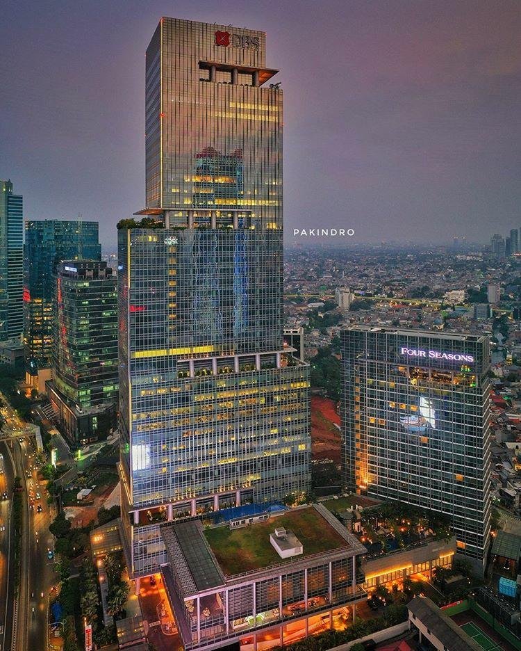 Capital Place On Twitter Happy Friday Have A Great Weekend Credit By Pakindro Capitalplacejakarta Weekend Weekendvibes Premiumoffice Beautifuloffice Officebuilding Asiapacificawardwinningoffice Awardwinningoffice Awardwinningarchitect