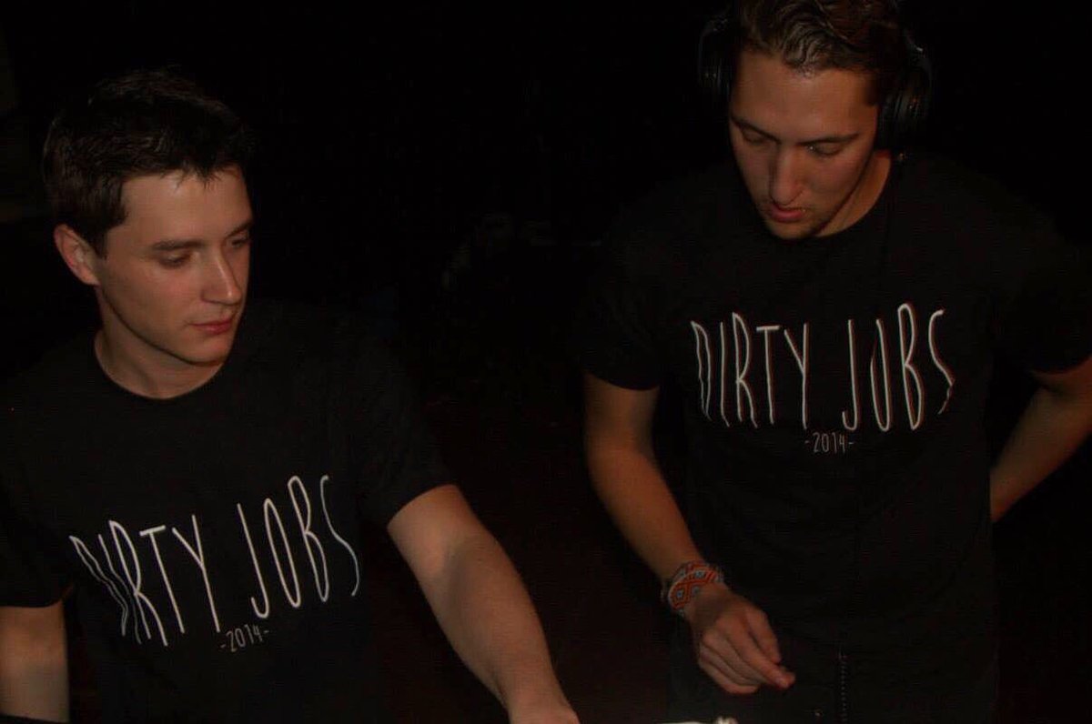 Dirtysoficial's tweet image. 👉Avui vespre tornam al que per nosaltres es el millor excenari del món: La Plaça de Sóller!🙌🌿.
.
.DIRTYJOBS TWELVE㊗️🙌 A LES FESTES DE ST. BARTOMEU 2019!!
.
.👉Vos esperam de 03.30-06.00h!
.
.#dirtyjobstwelve #dirtyjobs #liveset #festesdesantbartomeu2019 #djsoller #djmallorca