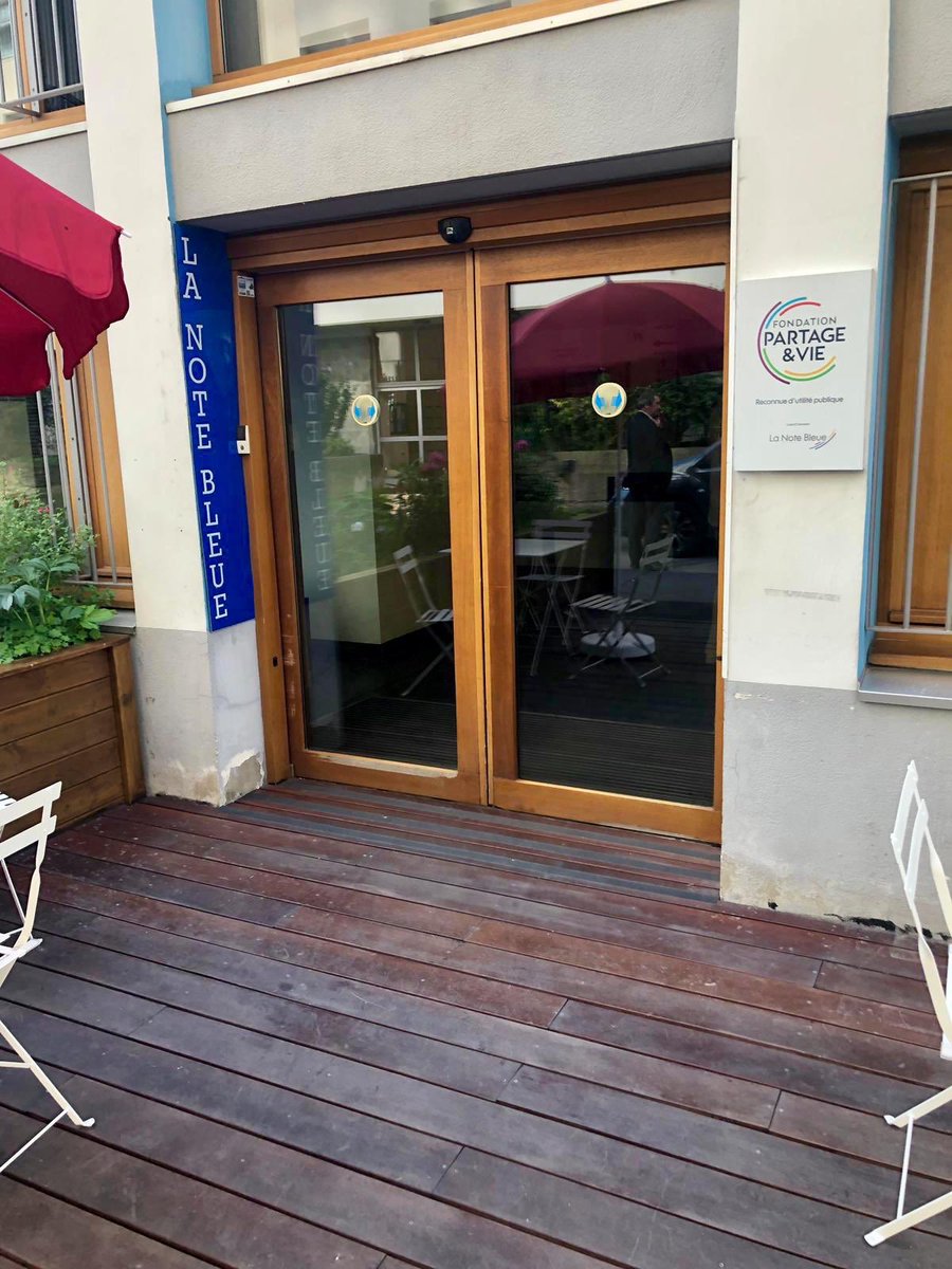 nicolas_nordman's tweet photo. Pour soutenir les personnes cérébro-lésées, l’établissement la « Note bleue » à @Mairie12Paris développe de multiples activités : art-thérapie, sport adapté, aides à la vie quotidienne, réinsertion professionnelle... Merci aux professionnels pour leur engagement ! #cajm #samsah https://t.co/PnZr1AVm3U