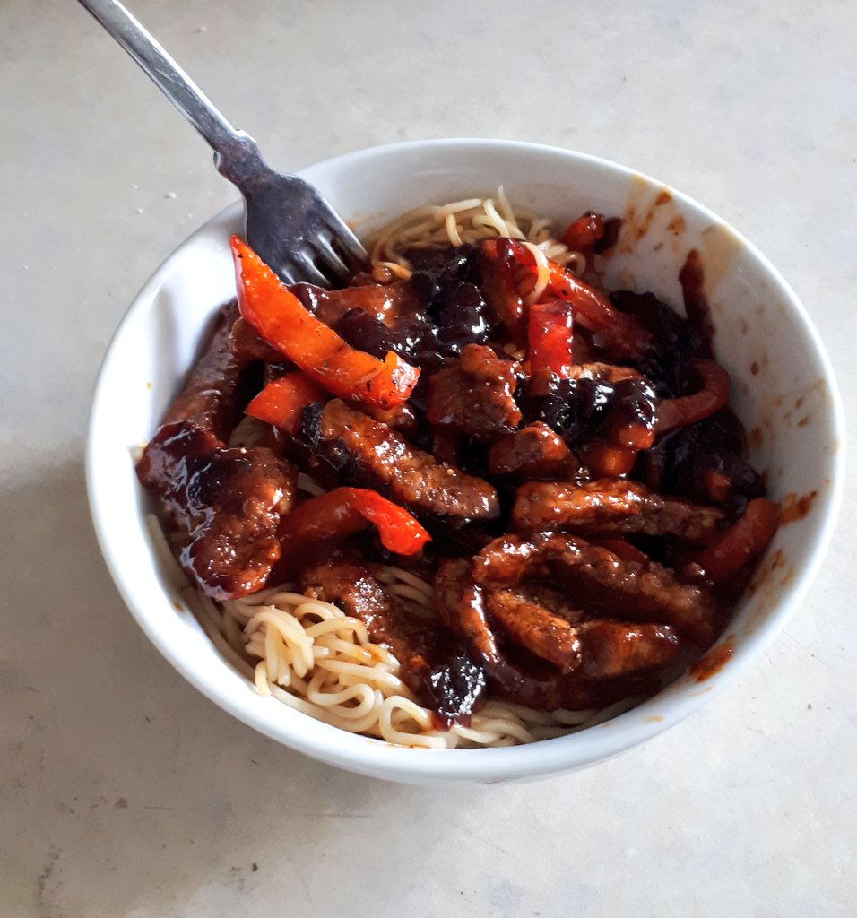 pintsandducks's tweet photo. Mildly tipsy last night, I rejected the temptation of a takeaway..
So I made this Sticky Korean Pork stir fry, with half a tub of Gochujang..best decision ever..
until I had to clean every work surface this morning #clumsycookππ»π² https://t.co/n8MOvI1ZFo