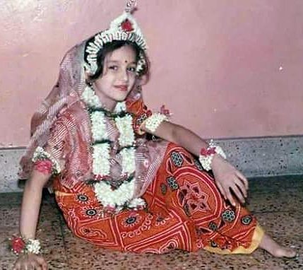 fanof_saumyamam's tweet photo. @saumyatandon mam Wishing U n your family A Very #HappyKrishnaJanmashtami 🙏😇 May #LordKrishna bless AllofU with abundance of love,happiness n prosperity. Sharing ur #ThrowbackLook #ChildHoodPic as #Radha n #Rukmani. U Looked so #Cute n #Pretty in both 👌👍😊🤗💖💗😇😍😍😘😘 https://t.co/8EqFkf7RZl