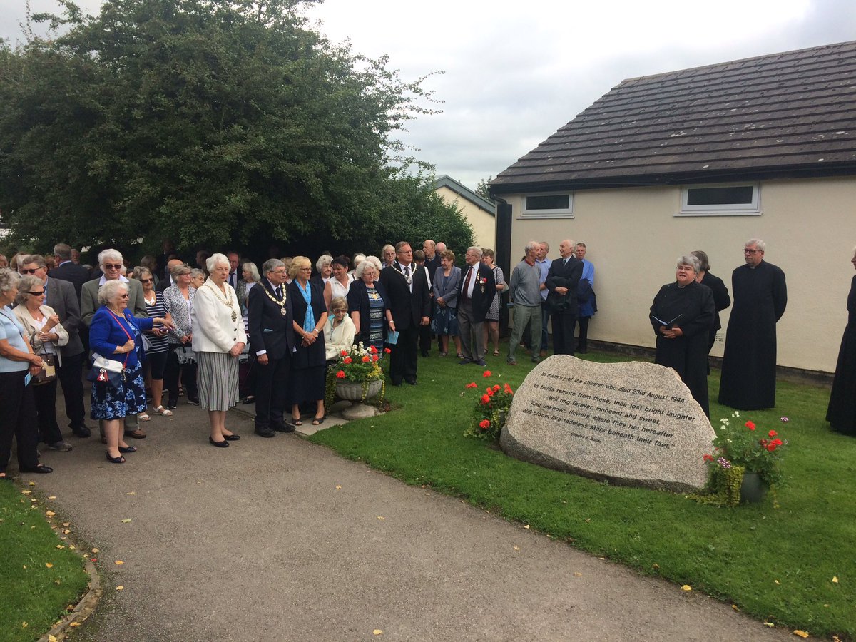 mrdaveguest's tweet photo. The people of Freckleton gather for dedication of new memorial to victims of wartime air disaster which destroyed local school. Full story @BBCNWT https://t.co/0D24eT0OfP