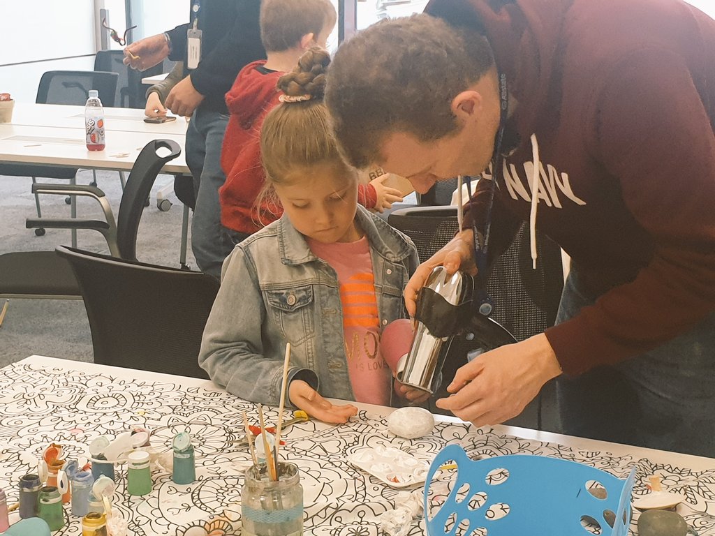 bitcni's tweet photo. Our last craft session of the @AllstateNI #TimetoCodeSummerCamp We've had a great week of #fun & #coding Going to miss all our amazing volunteers! Now for our #Graduation! #NewSkills #PowerOfVolunteering #WorkInspiration https://t.co/HW69WyCS5z