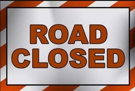 OPP_GTATraffic's tweet photo. UPDATE: ROAD CLOSURE: #QEW Toronto bound lanes remain CLOSED at Trafalgar Rd  #Oakville- due to a fatal motor vehicle collision. Reopening time unknown. ^ag @HRPSOak https://t.co/fOs5FUY1vk