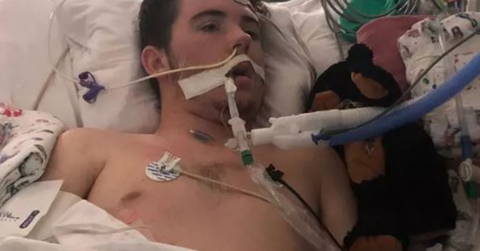 Teenager's lungs completely blocked from vaping, say doctors. 
ladbible.com/news/weird-17-…