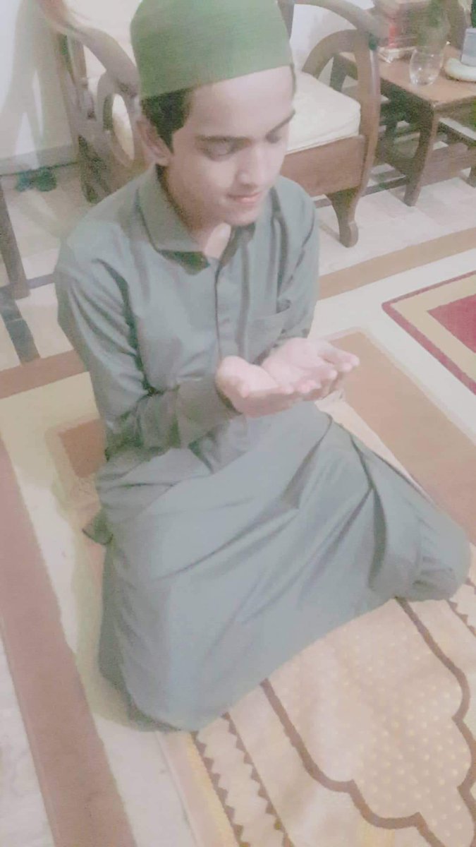 MMustafa2026's tweet photo. Ya Allah kashmirion ke Hifazat farma Ameen
#KashmirStillUnderCurfew 
#KashmirBleeds 
#Kashmirs
#KashmirIssue
#Pakistan
#Karachi https://t.co/Ao0EW3Nrvv